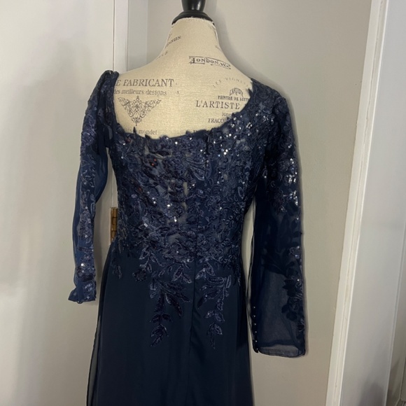 Long Sleeve Mother of The Bride Dresses for Wedding and Holidays celebration S22 - Picture 4 of 10